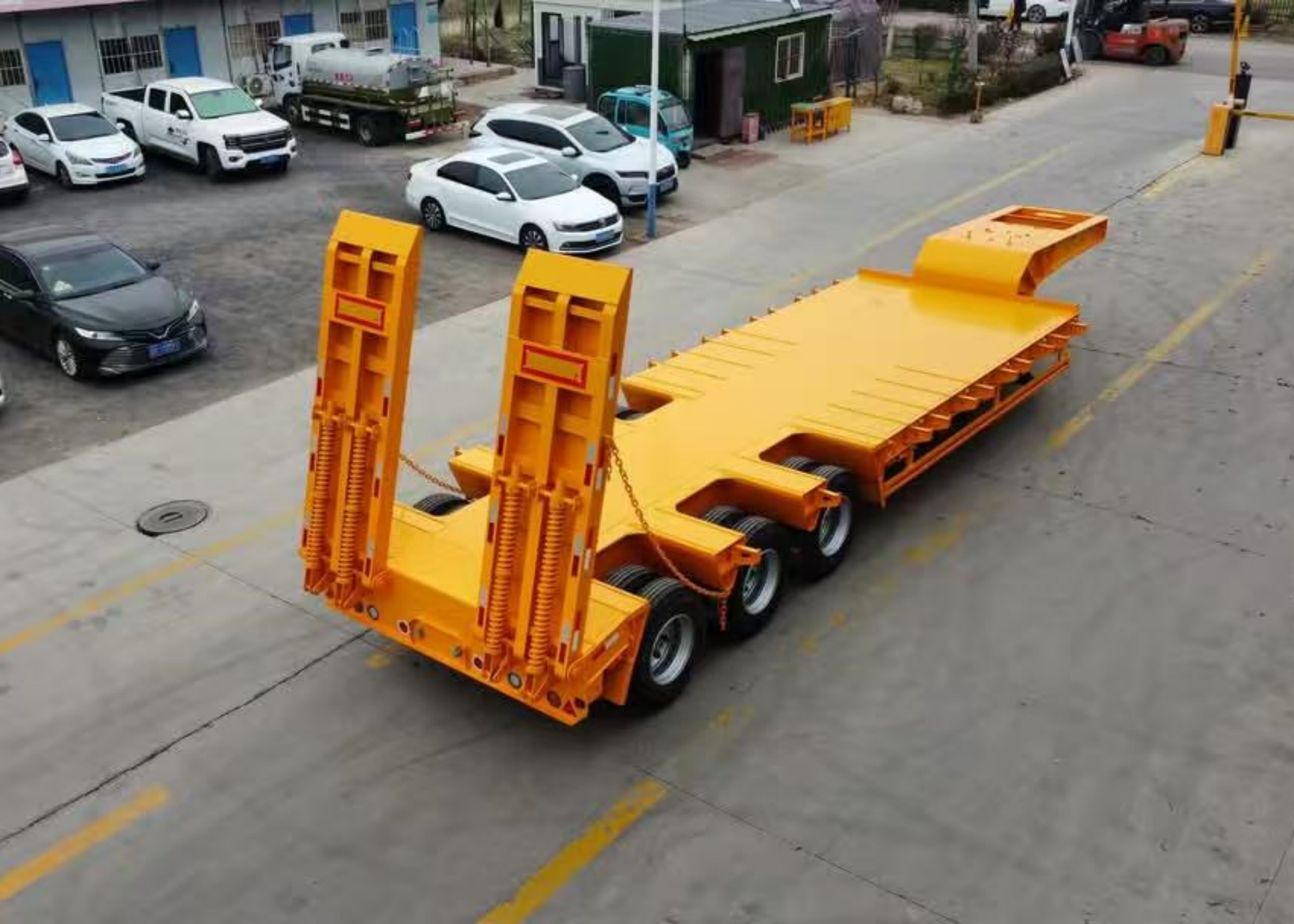 Four Axle lowbed truck trailer Four Axle lowbed truck trailer