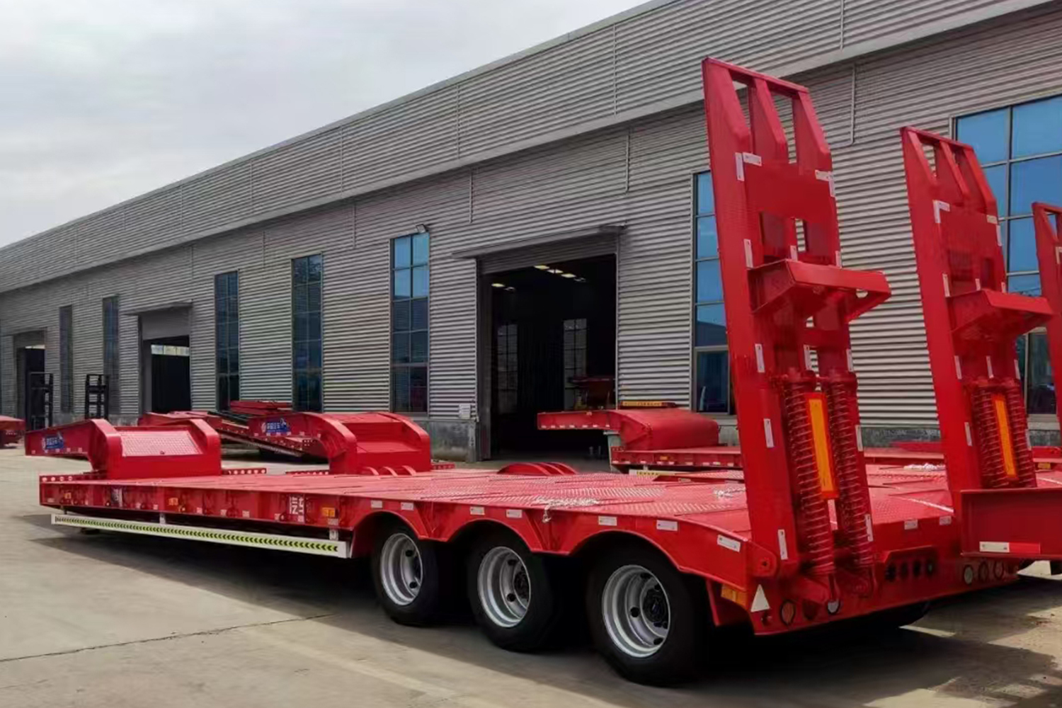 Tri Axle Low Bed Trailer Manufacturers for Sale in Philippines