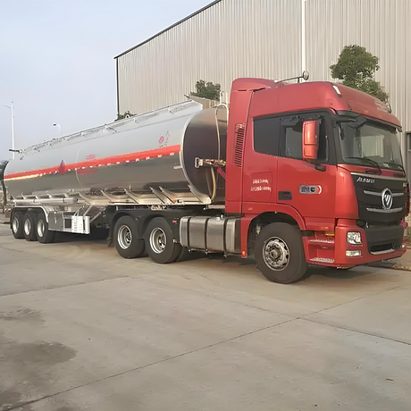 Aluminum Oil Tanker Semi Trailer.png