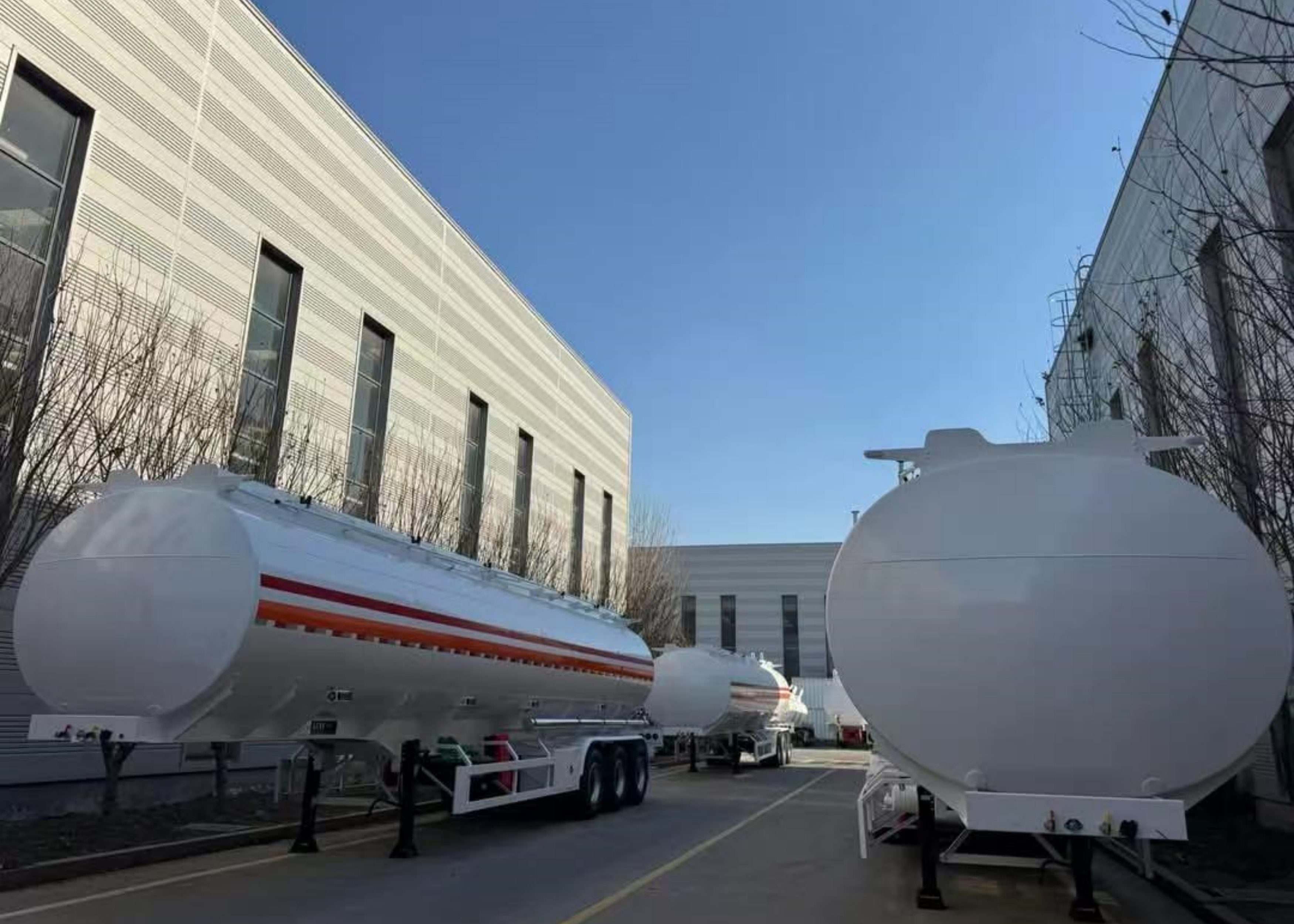 Diesel Fuel Oil Tanker Trailer for Sale in Saudi Arabia