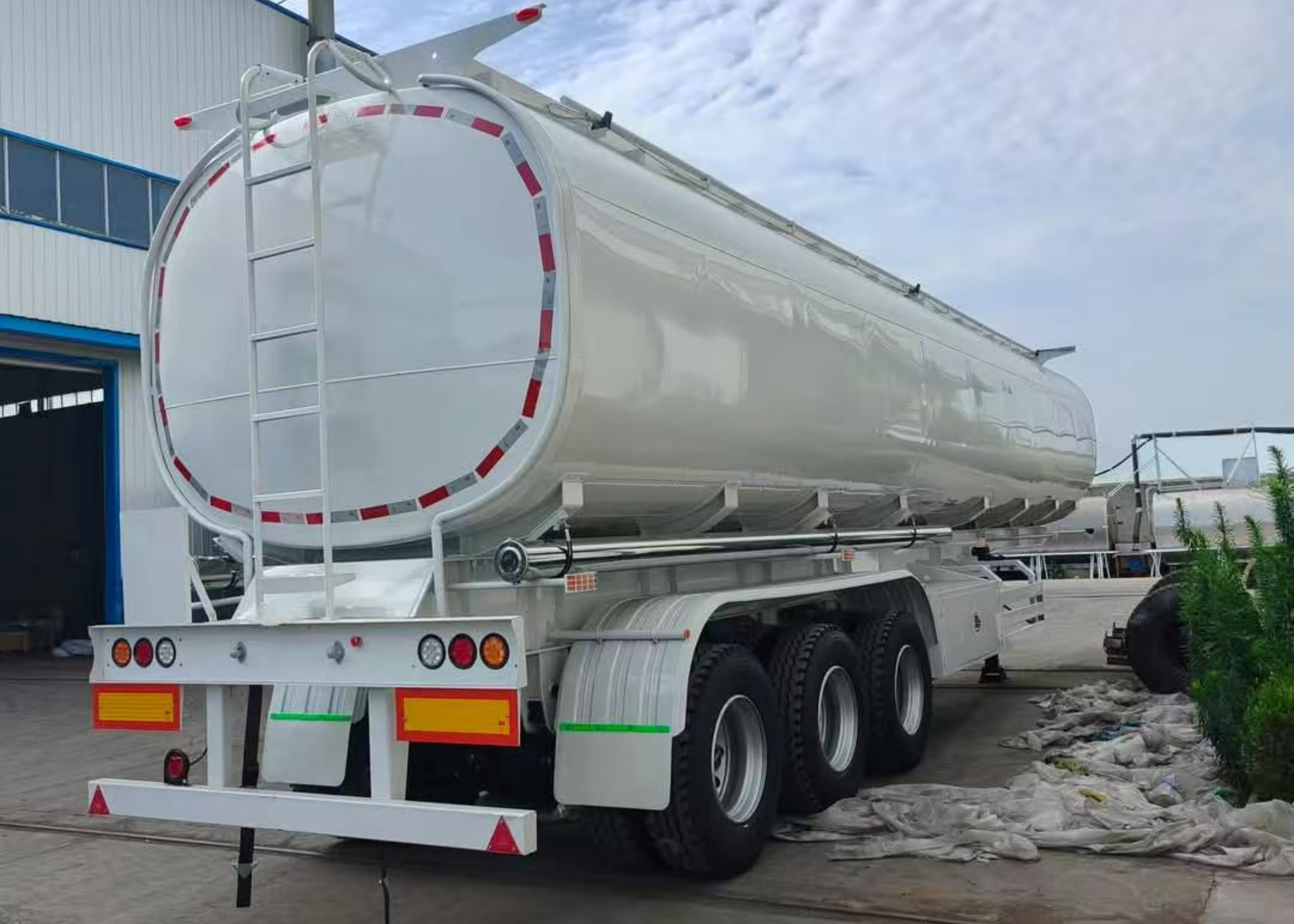 3 Axle 50000 L Diesel Tanker Trailer For Sale To Congo