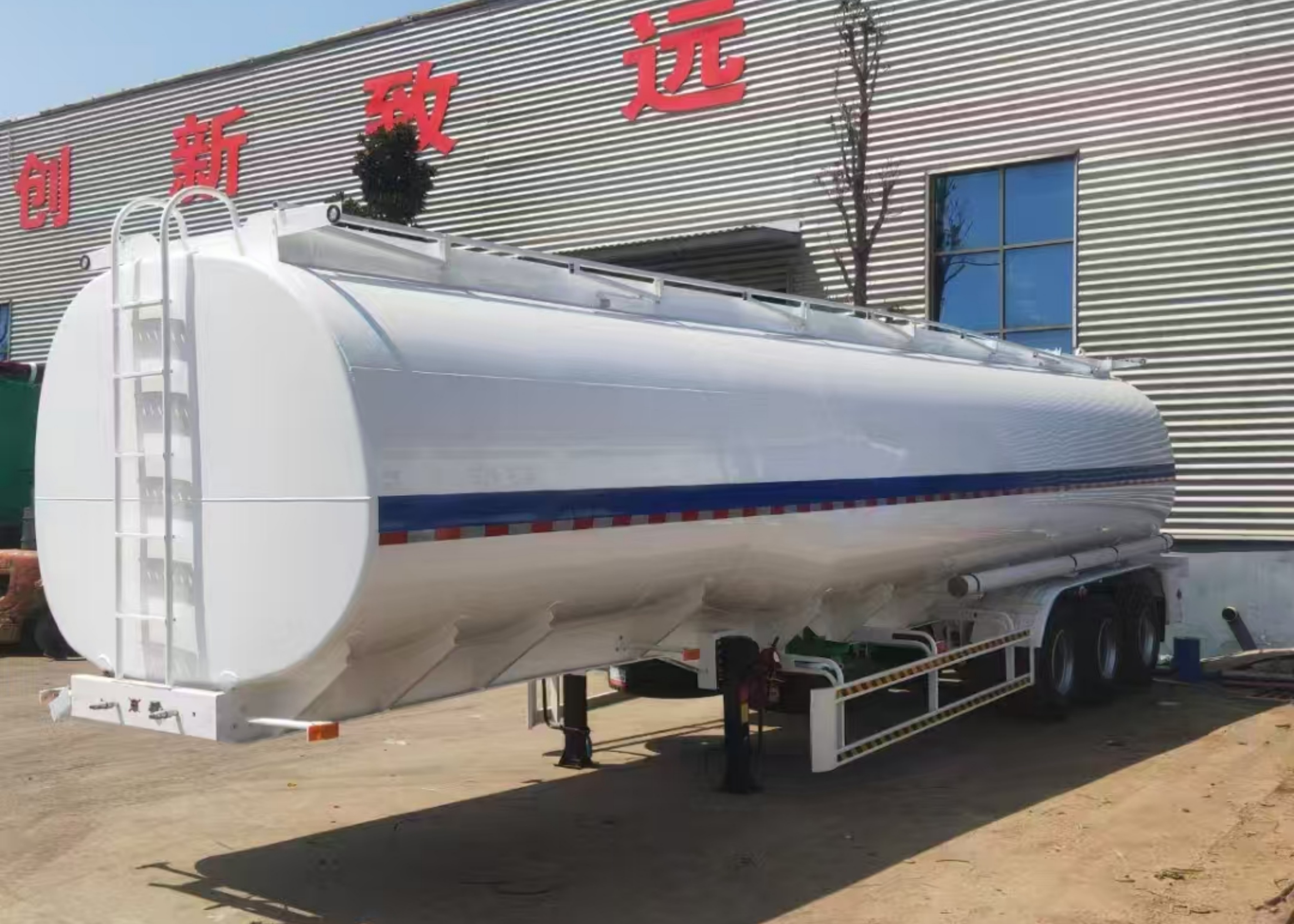 50000L Fuel Oil Tanker Trailer For Sale To Guyana